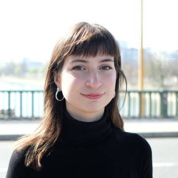 Axelle_Debaene